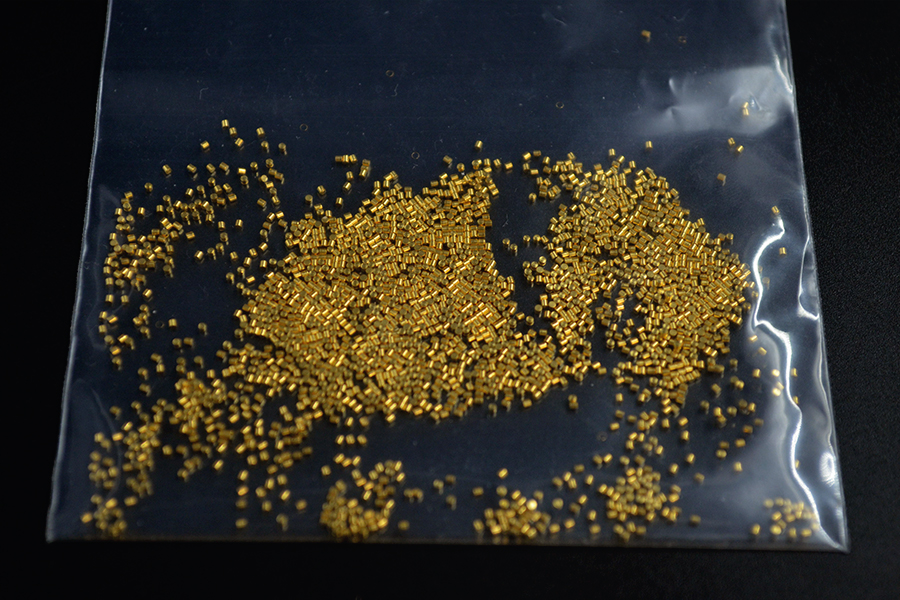 0.8mmX0.8mm产品镀金0.762um